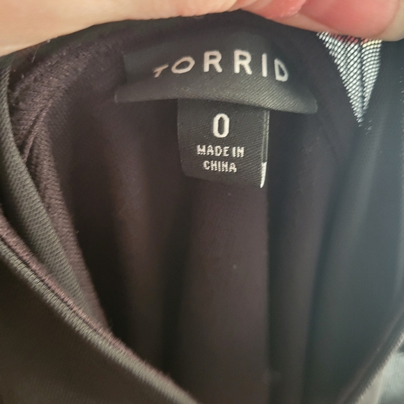 Torrid Cold Cold Shoulder Mesh Top - Picture 4 of 4